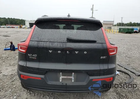 2024 Volvo Xc40 Core z USA, uszkodzony, nr VIN YV4L12UK8R2286860